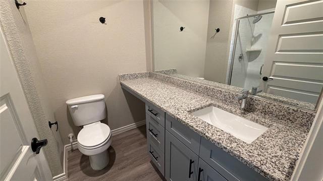 Building Photo - 724 Vine St