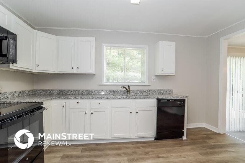 Building Photo - 11810 W 69th St
