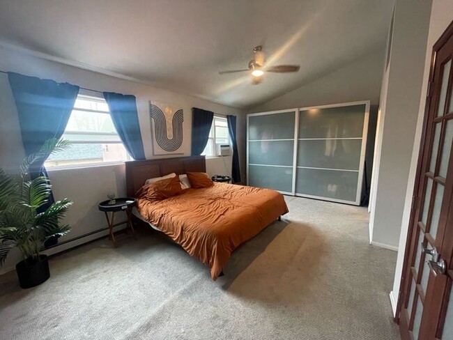 Building Photo - LOCATION!  Newer contemporary townhome 2 b...