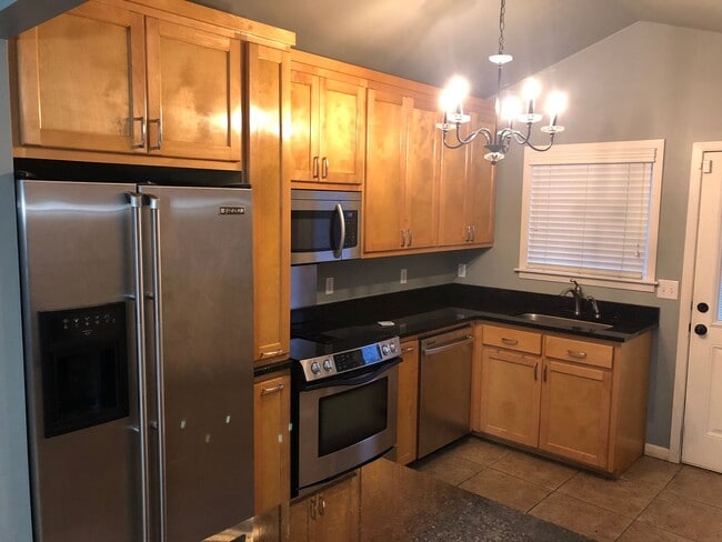 Building Photo - 415 Central Ave