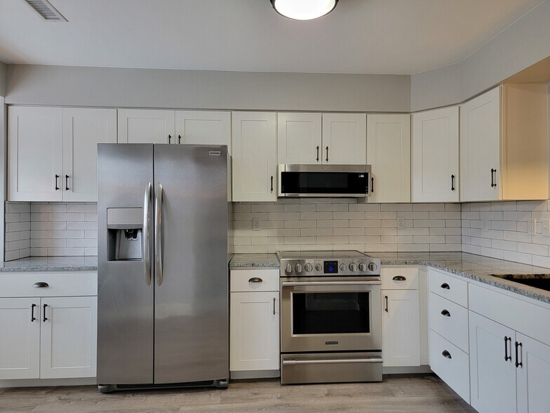Building Photo - 358 Meetinghouse Ln