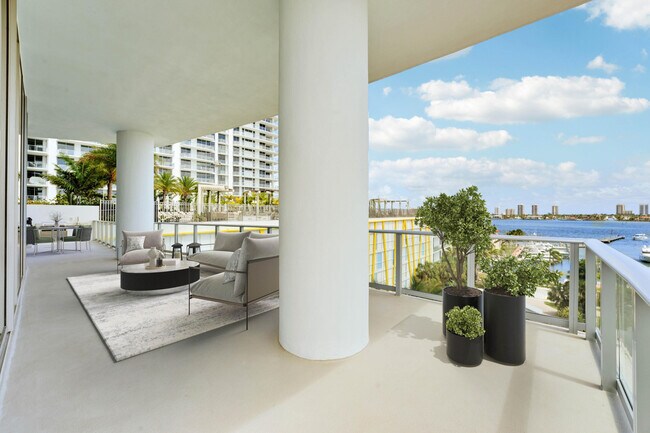 Building Photo - 220 Lake Shore Dr