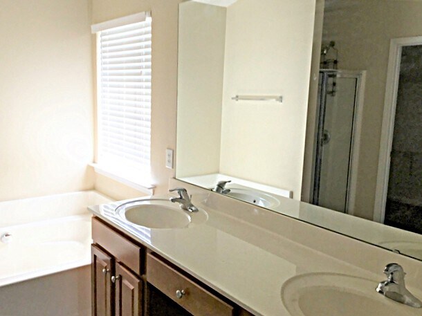 Building Photo - 13513 Armour Ridge Dr