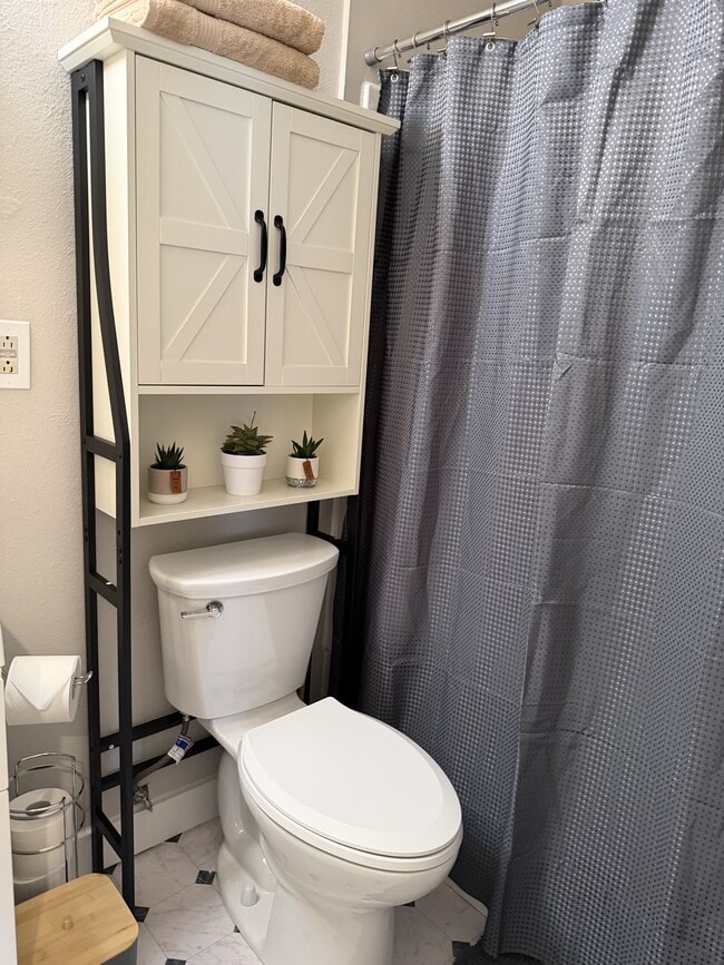 Building Photo - 11044 SW Greenburg Rd