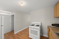Building Photo - 303 Linwood St