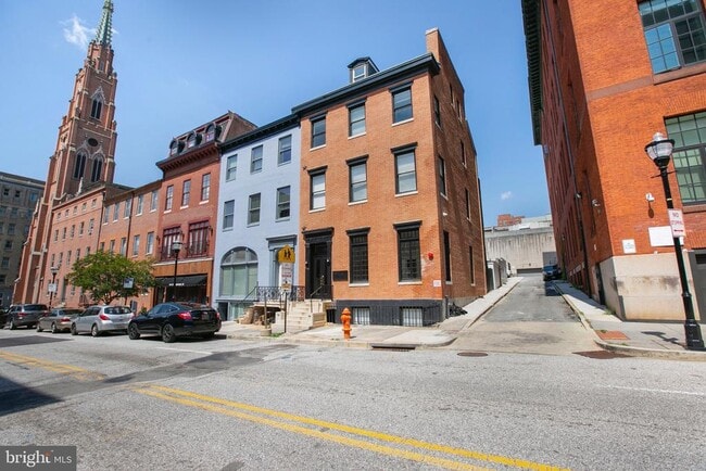 Primary Photo - 106 W Saratoga St