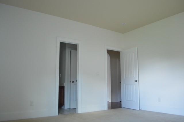 Building Photo - 15 Creekwater Dr