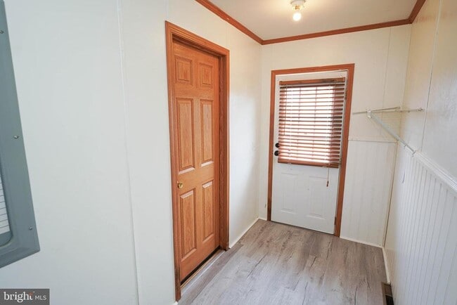 Building Photo - 12179 Country Dr