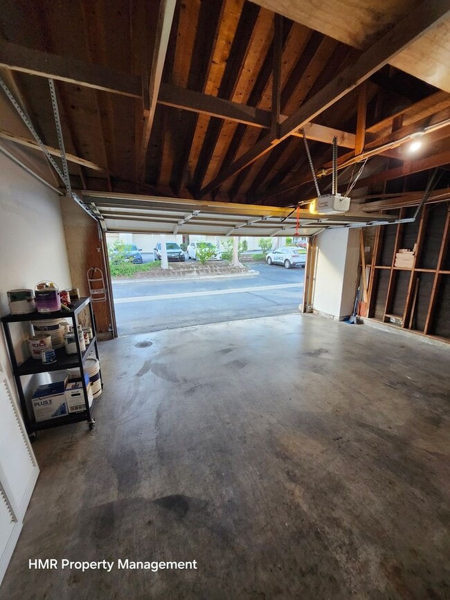Building Photo - Beautiful 3-Bed, 3-Bath Condo in Prime Cla...