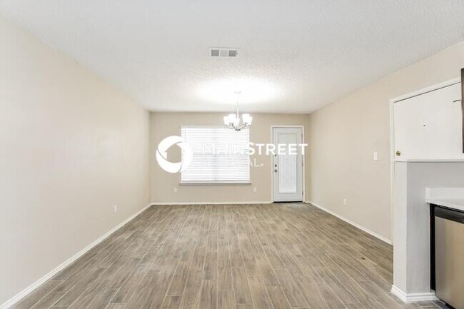 Building Photo - 3 Bedroom Pet-Friendly Home in Balch Springs, TX with Main Street Renewal