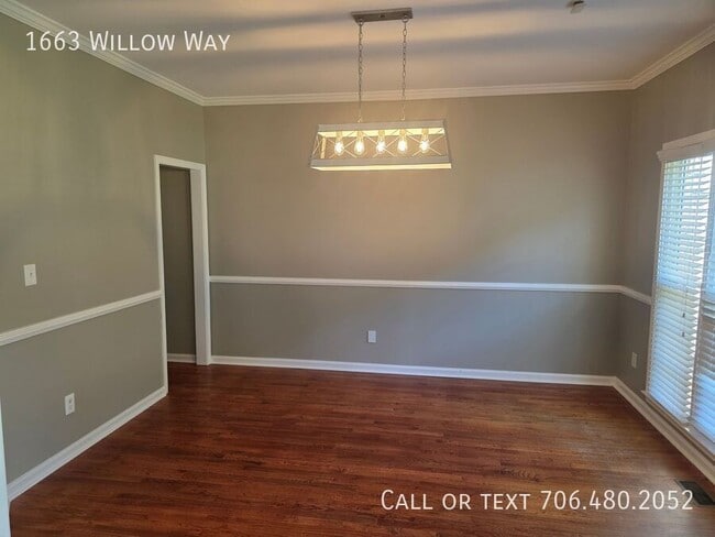 Building Photo - 1663 Willow Way