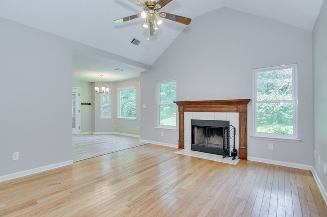 Building Photo - Brick Ranch in Evans