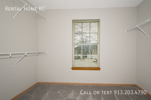 Building Photo - 830 S Woodson Ct