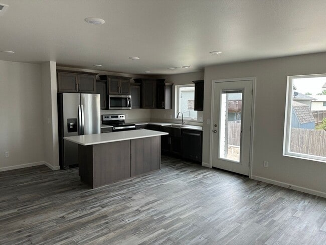 Building Photo - 131 Marshall Lp