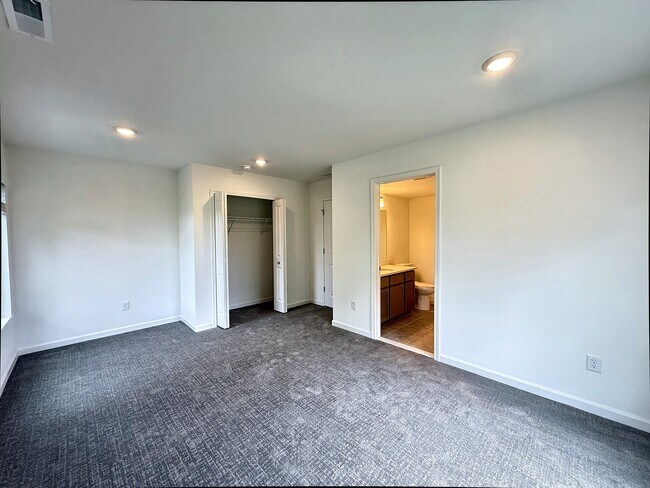 Building Photo - 2793 Bristol Rdg Dr