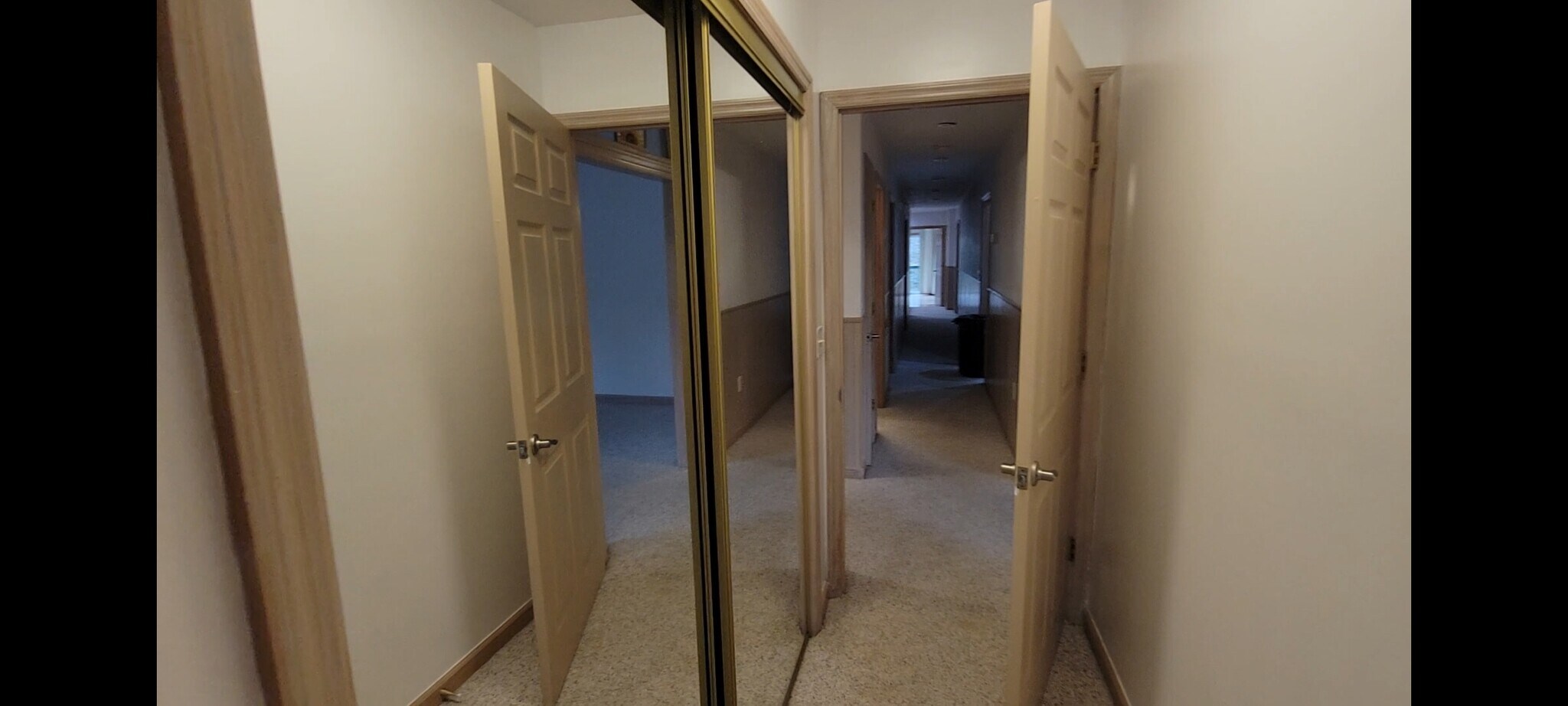 Master Bedroom Entry - 1835 River Rd