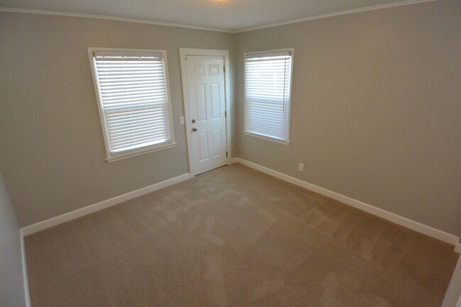 Building Photo - Charming 2 BD + Office, 1 BA Single Family Home, Eastside Costa Mesa