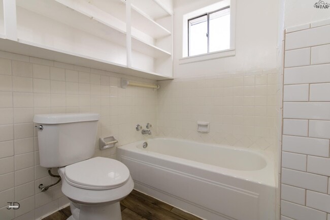 Building Photo - 674 Bell Rd S