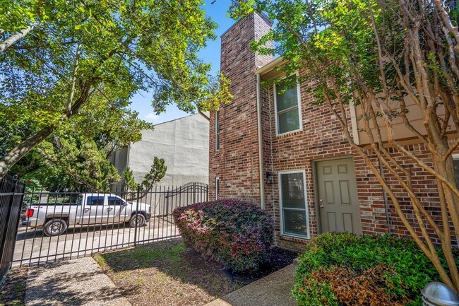 Building Photo - 2501 Bering Dr