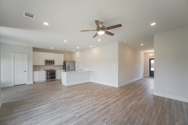 Building Photo - 10530 Preserve Wy