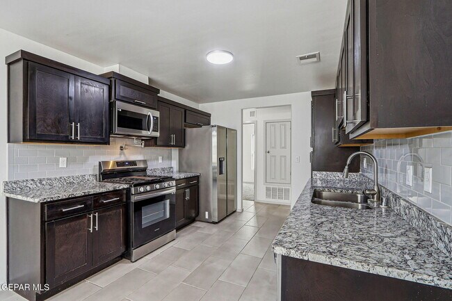 Building Photo - 1173 Summer Rain St