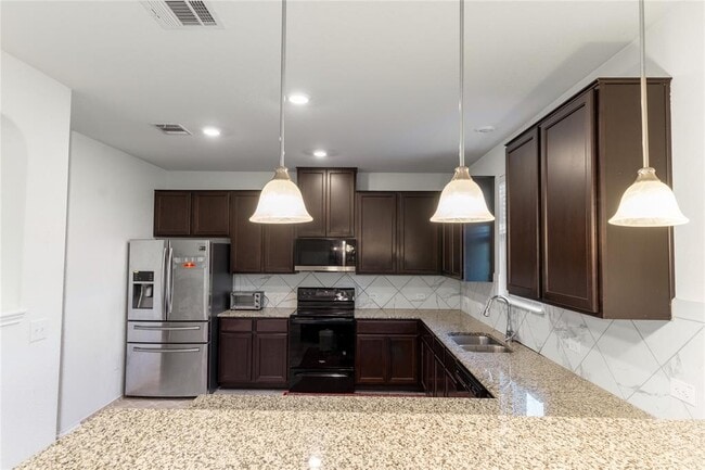 Building Photo - 606 Screech Owl Dr