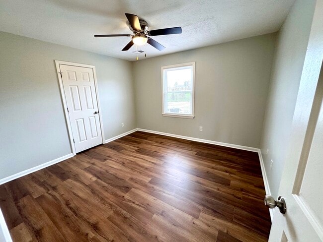 Building Photo - 185 Stonehouse Rd