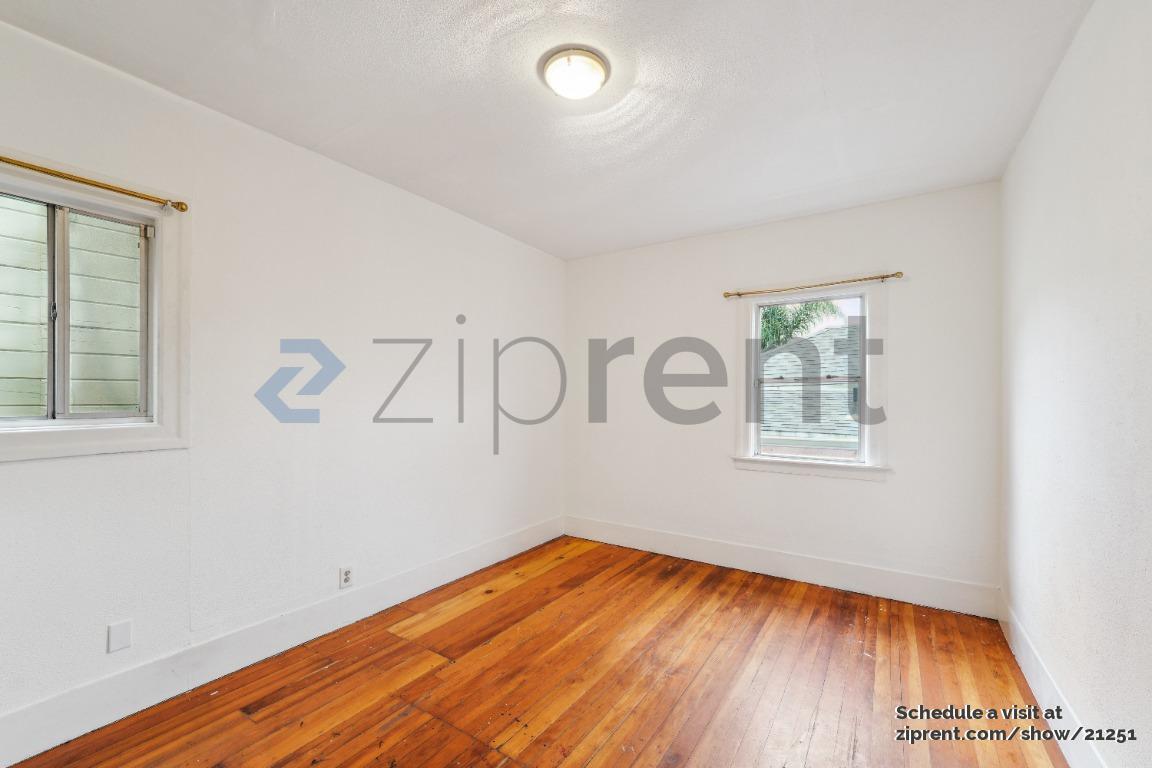 Building Photo - Unit