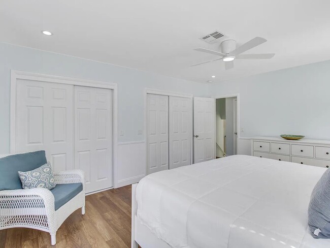 Building Photo - 1310 Manor Dr