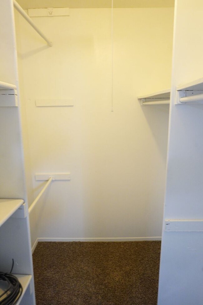 Building Photo - Beautiful Remodeled Duplex with 3 bed-1.5 bath in 79912