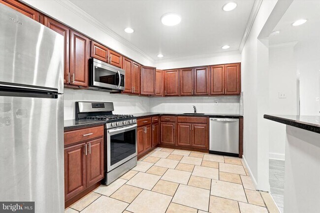 Building Photo - 7813 Midis Pl