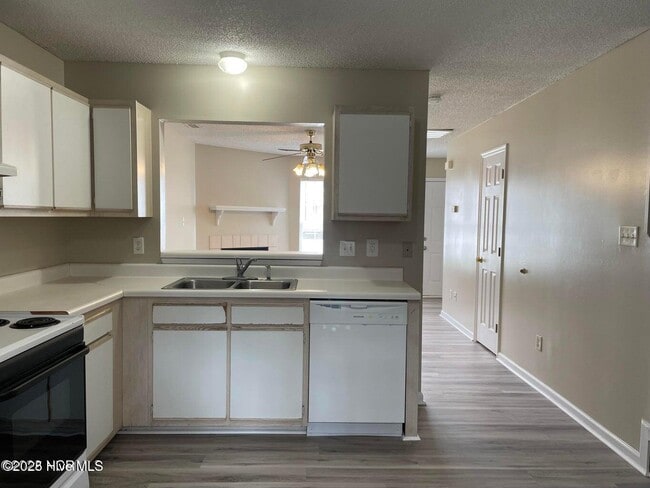 Building Photo - 117 Mesa Ln