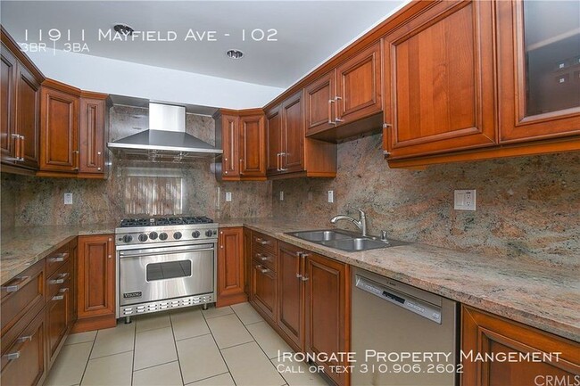 Building Photo - 11911 Mayfield Ave