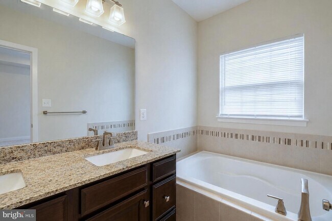 Building Photo - 8032 Spring Arbor Dr