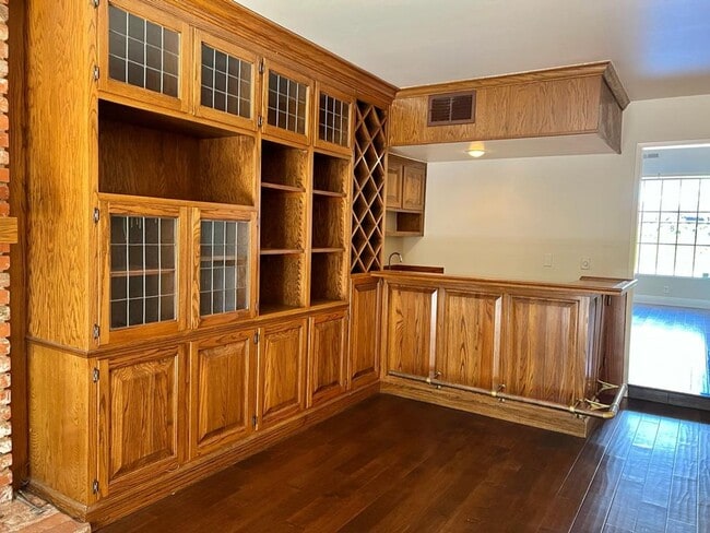 Building Photo - HUGE Encino House with Pool/Jacuzzi, 2 Car Garage and Lots of Space!