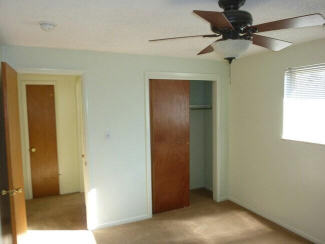 Building Photo - 2955-2959 Newton St