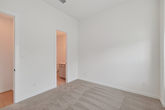 Building Photo - 9437 Pacific Crst Ct