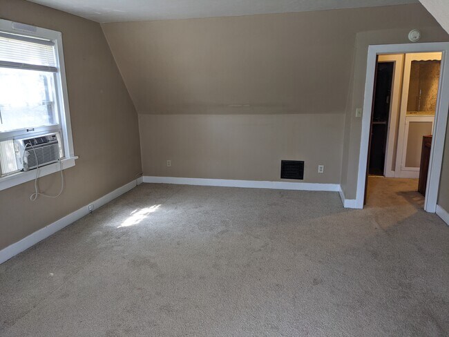 Main Bed Room - 2227 N Grand Ave