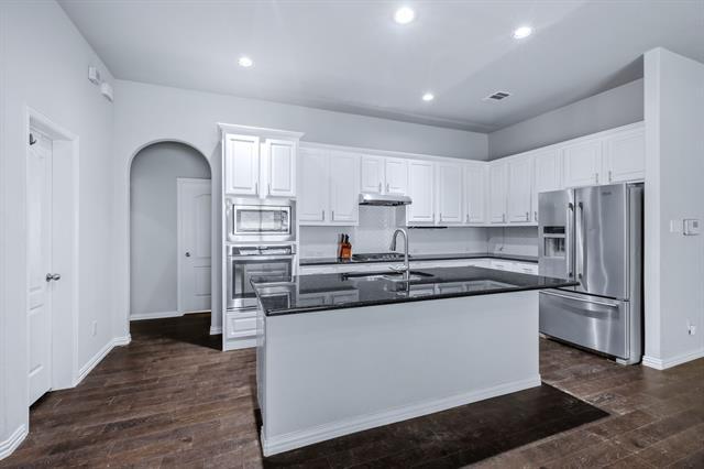 Building Photo - 2360 Whispering Pines Dr