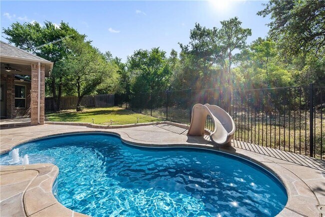 Building Photo - 4304 Valley Oaks Dr