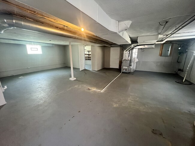 Building Photo - 5194 Sidney Rd