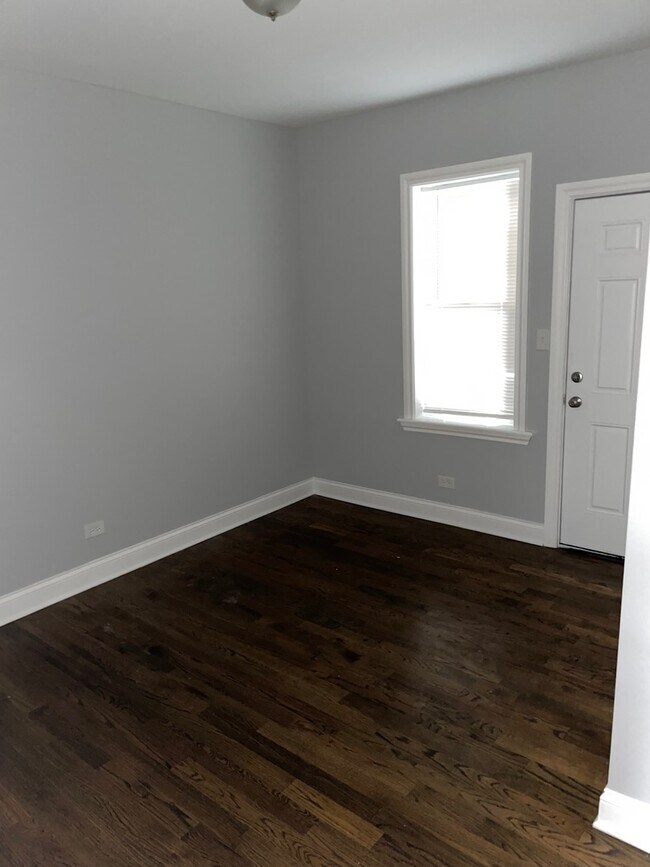 Building Photo - 3663 N Elston Ave