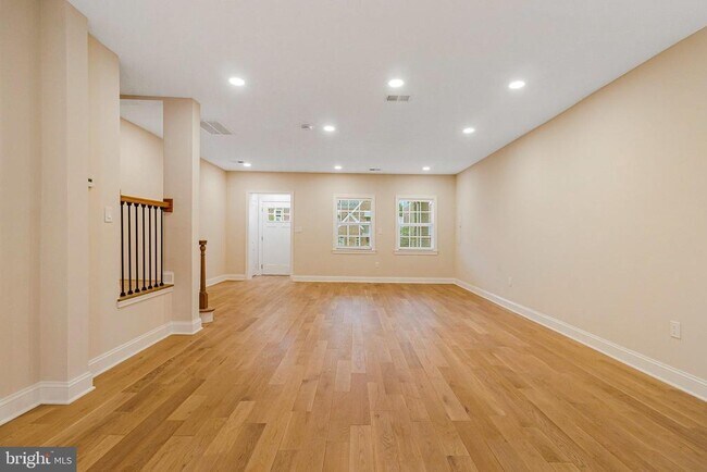 Building Photo - 1350 Sheridan St NW