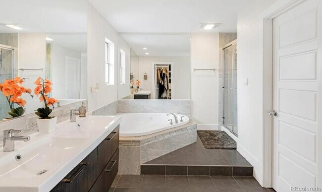 Building Photo - 10490 W Dakota Ave