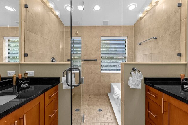 Building Photo - 14590 Damai Ln