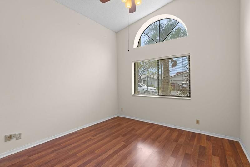 Building Photo - 10091 SW 16th Pl