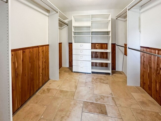 Building Photo - Beautiful Marina Hills Home!