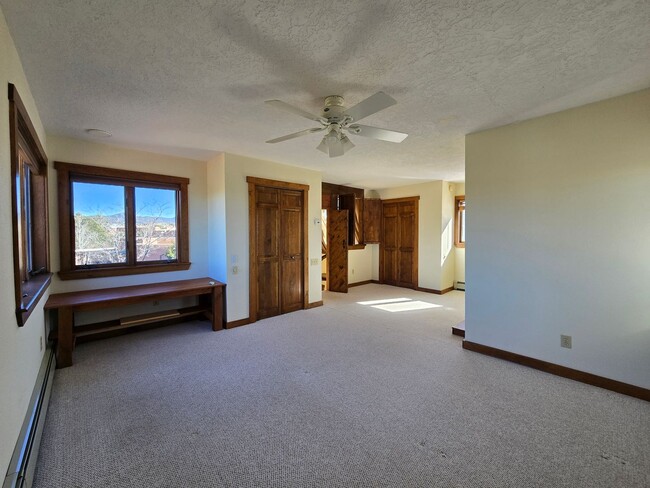 Building Photo - 2835 Don Quixote