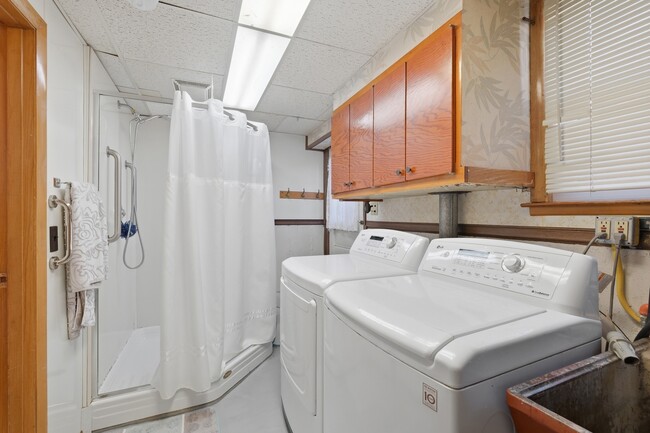 Building Photo - 1506 W Palm Dr