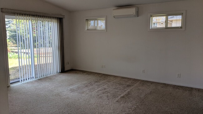 Building Photo - Spacious 4bed/2bath in desirable Pleasant ...